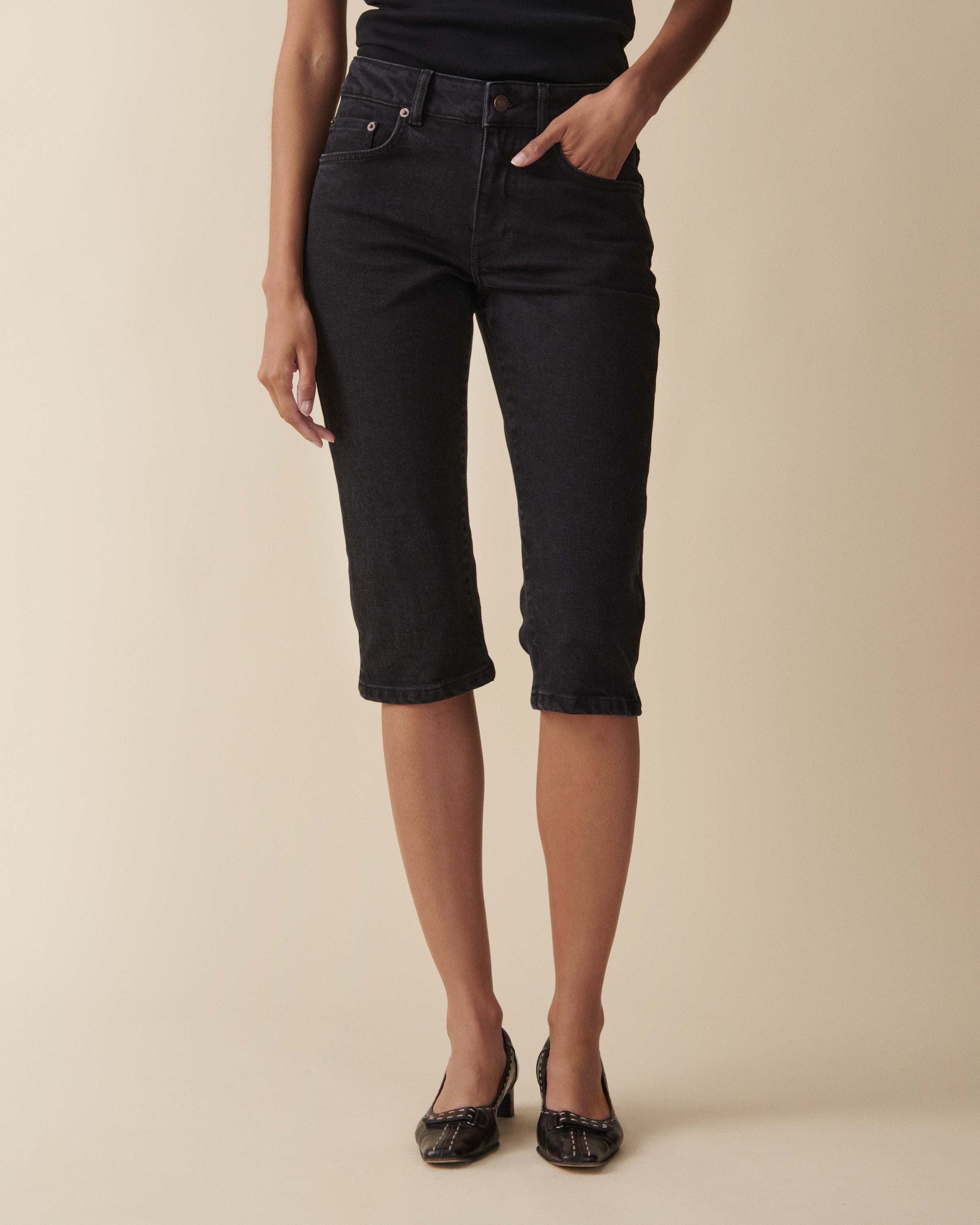 Capri Black 2 Weeks