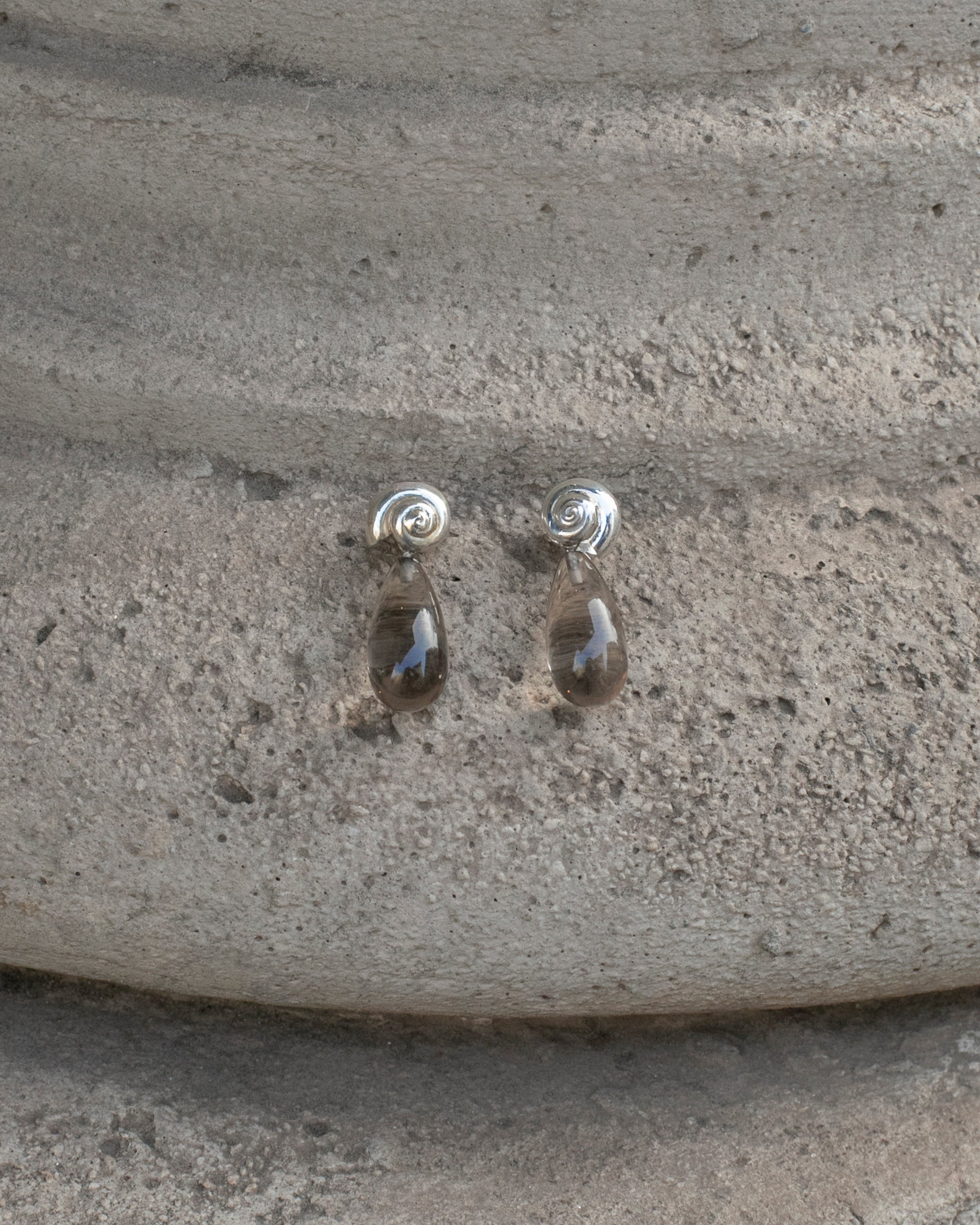 JEANERICA Atelier Nautilus Smoky Earrings