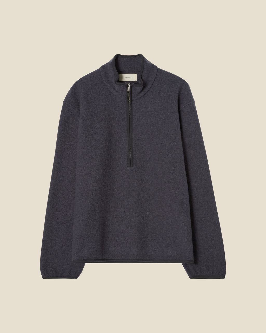 Carlo Anthracite flat (beige background)
