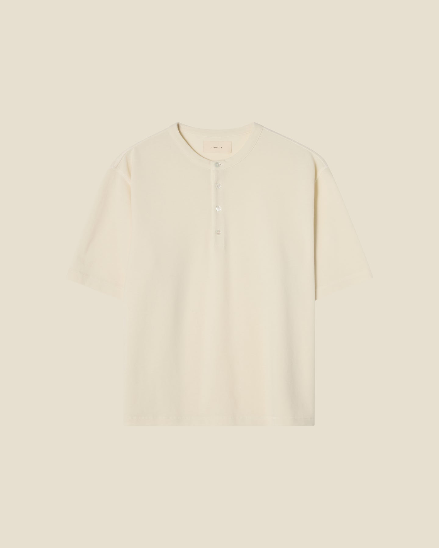 Faldo Off White flat (beige background)