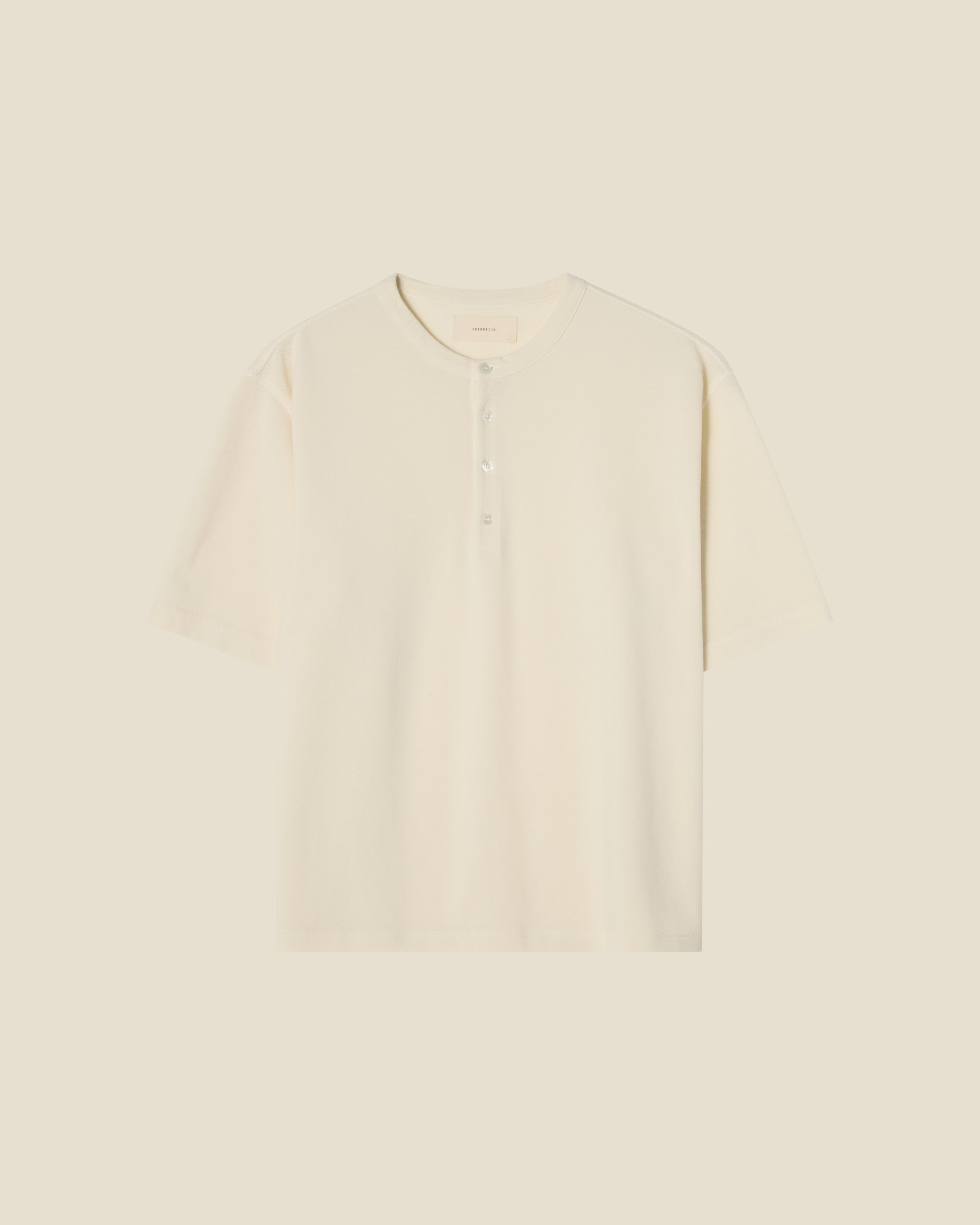 Faldo Off White flat (beige background)