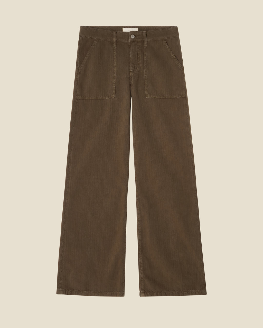 Guell Chevron Khaki Green flat (beige background)