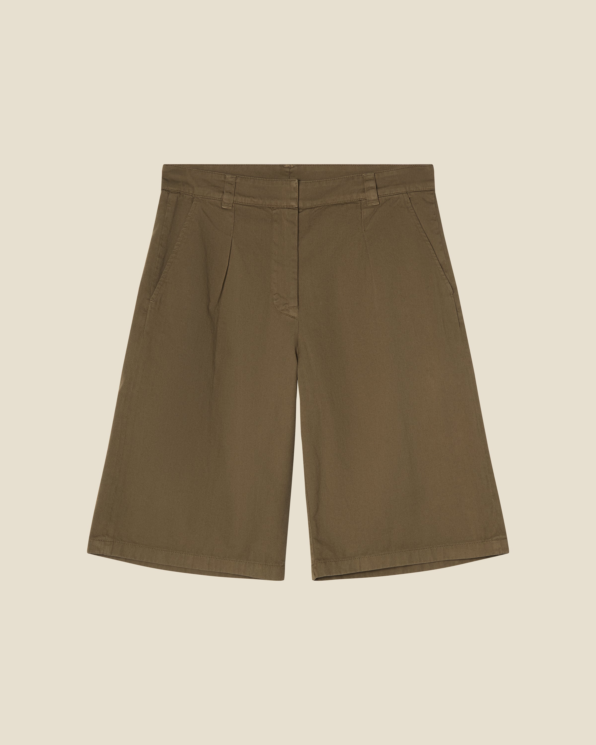 Hanne Chino Shorts Light Khaki flat (beige background)