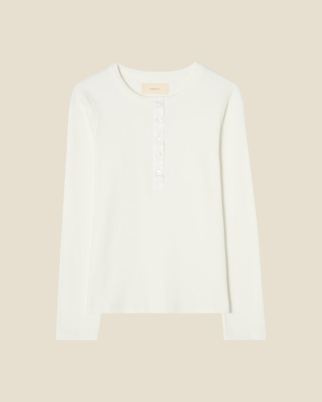 Louise Natural White flat (beige background)