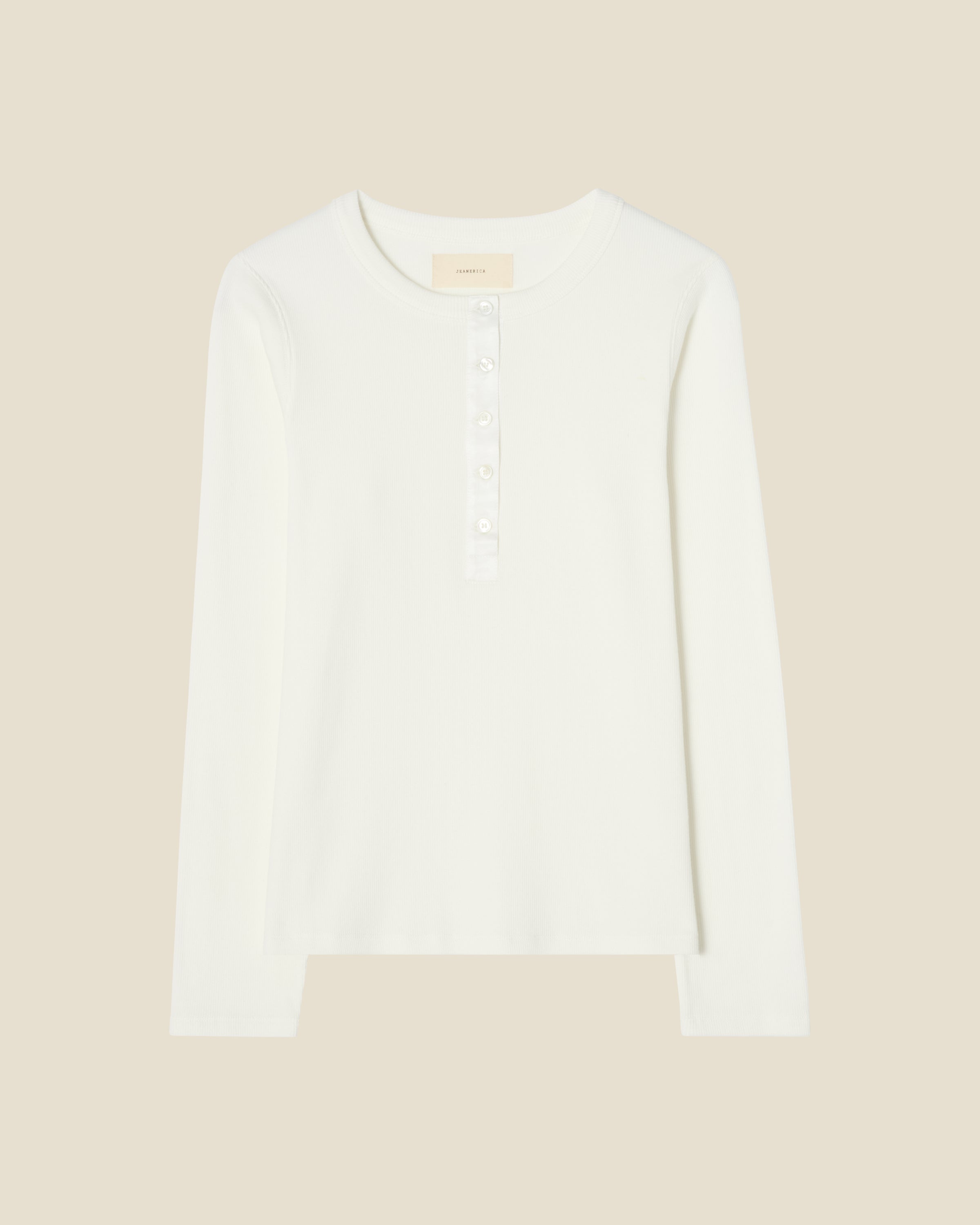 Louise Natural White flat (beige background)