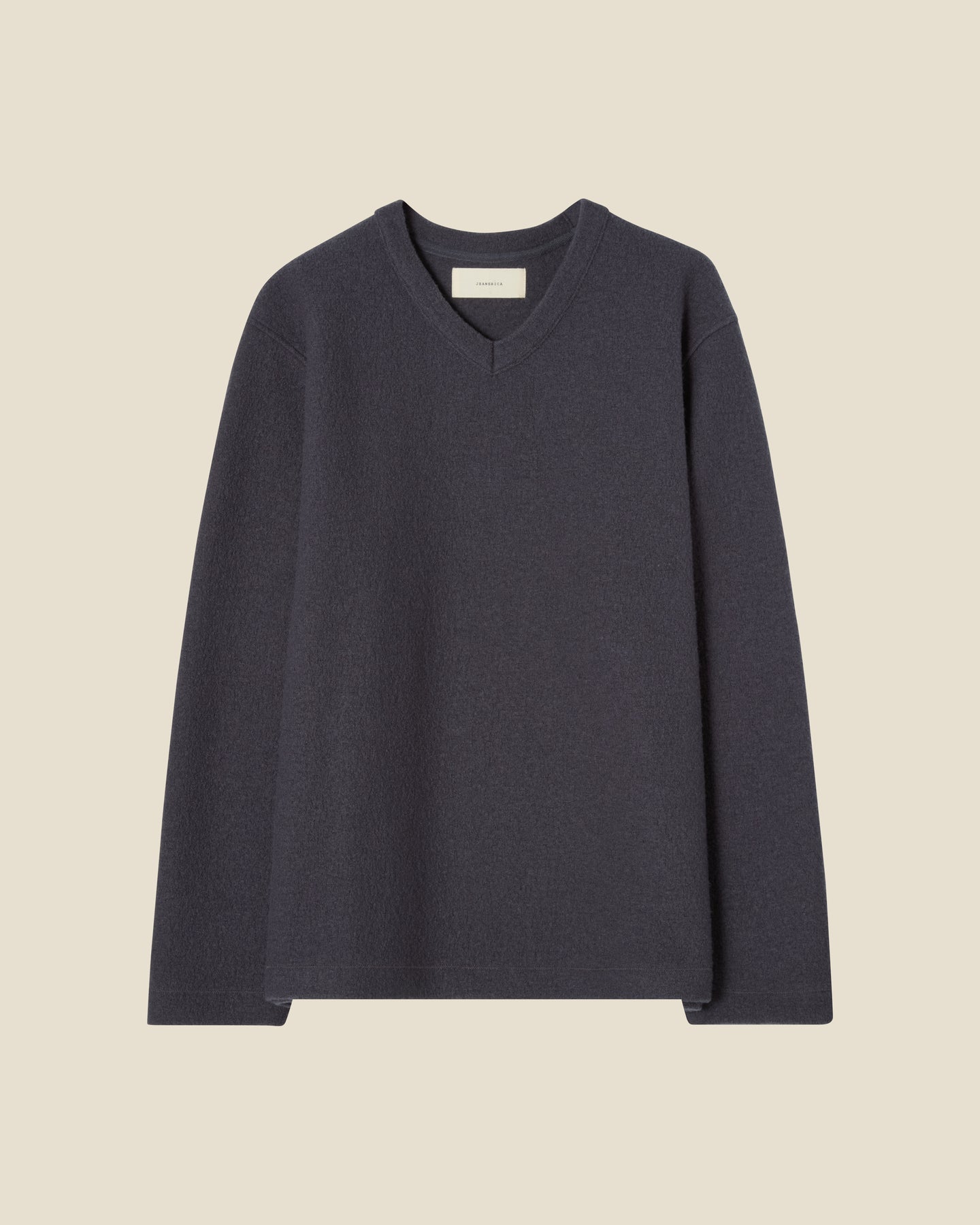 Luca Anthracite flat (beige background)