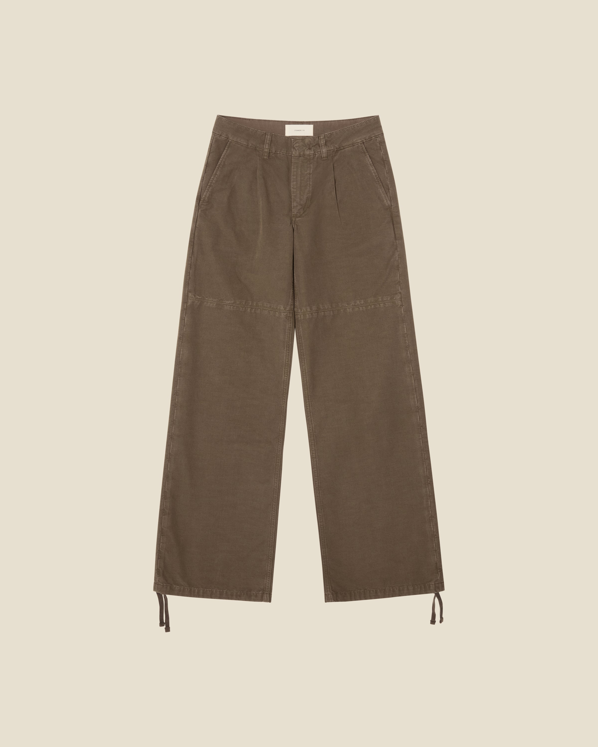Mina Khaki Green flat (beige background)