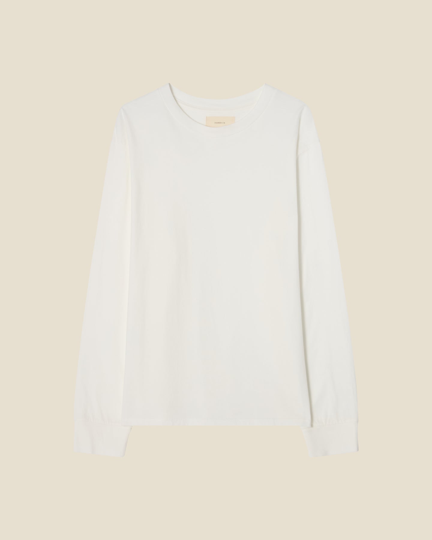 Mino Natural White flat (beige background)