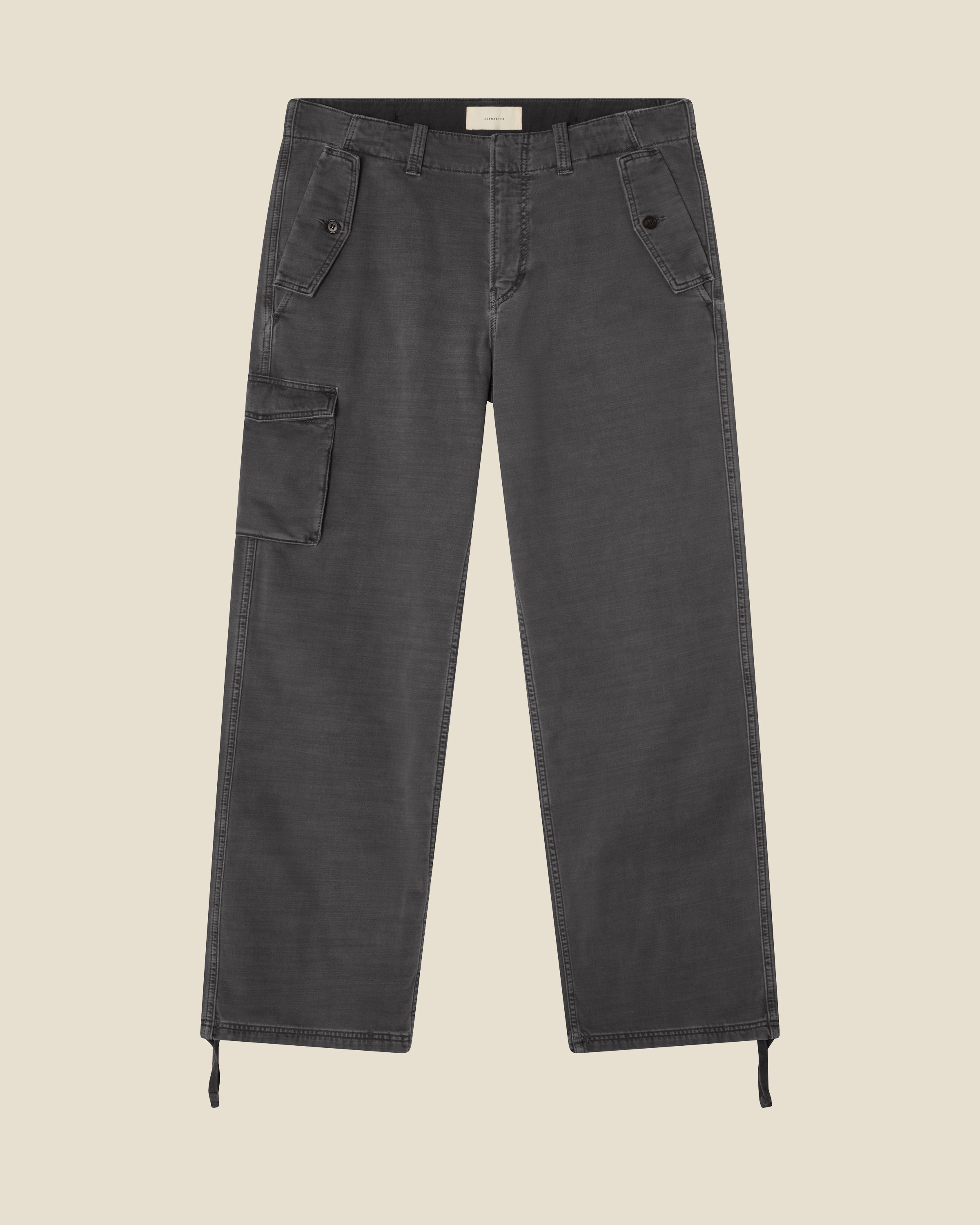Monti Anthracite flat (beige background)