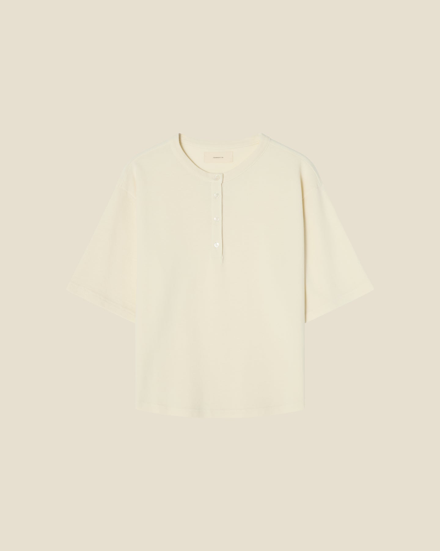 Noh Off White flat (beige background)