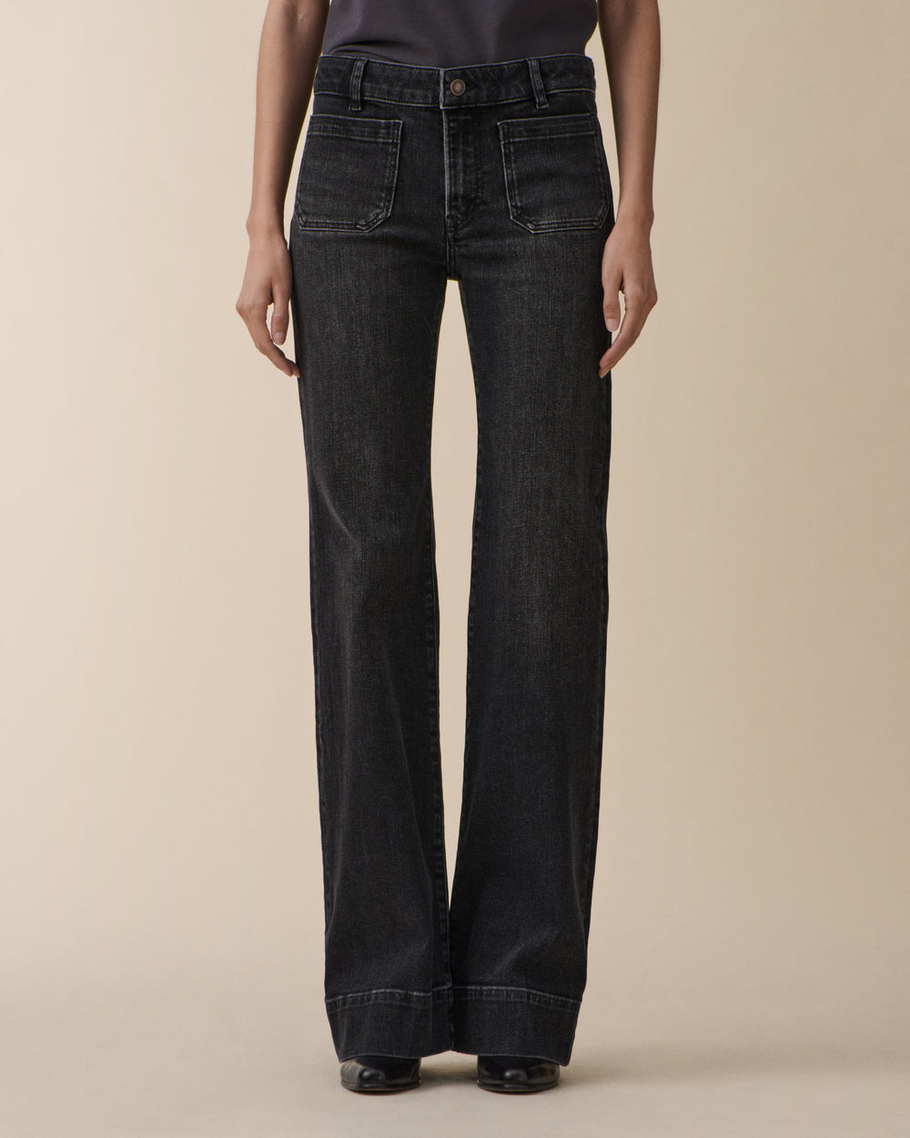 St Monica Low Washed Black
