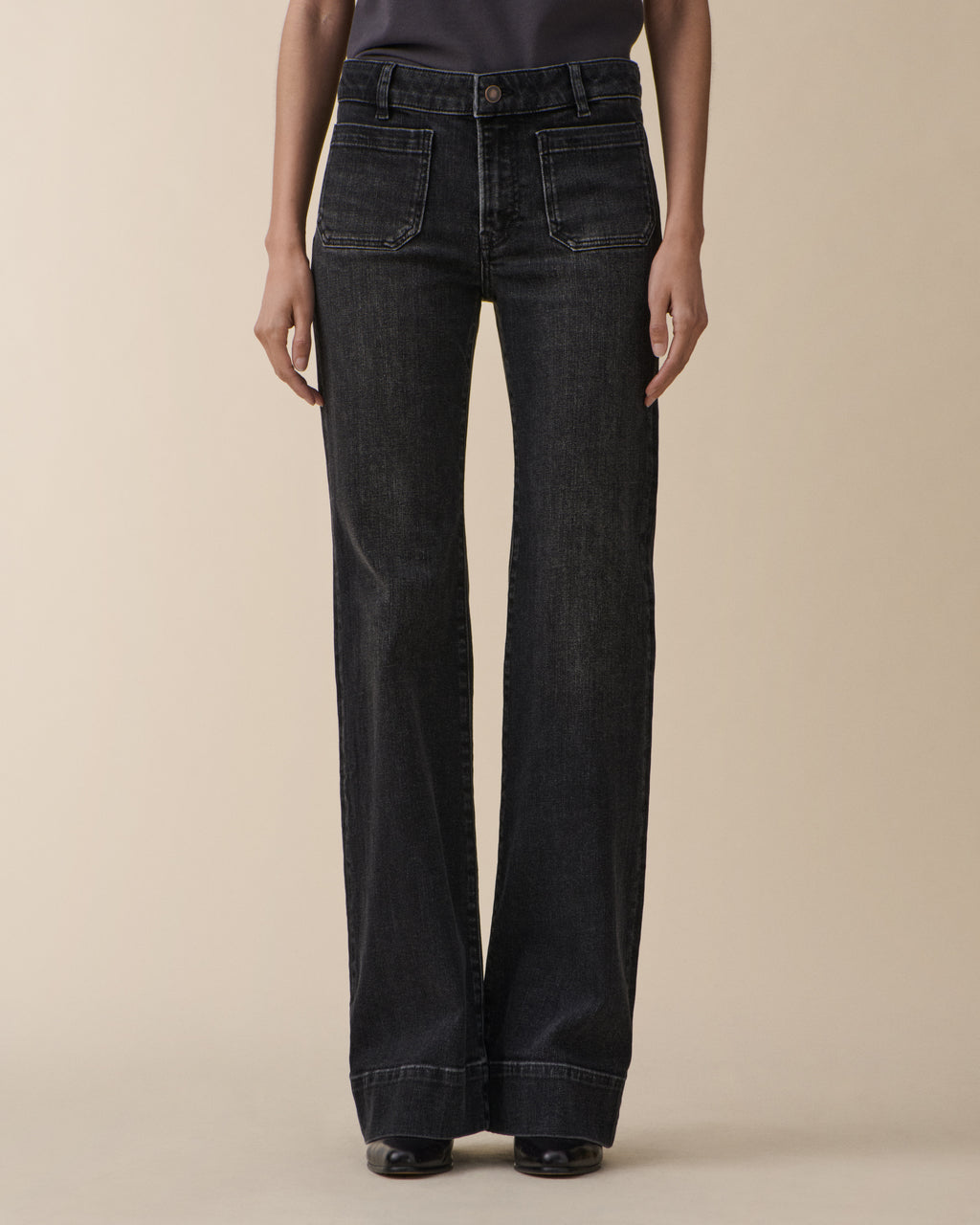 St Monica Low Washed Black