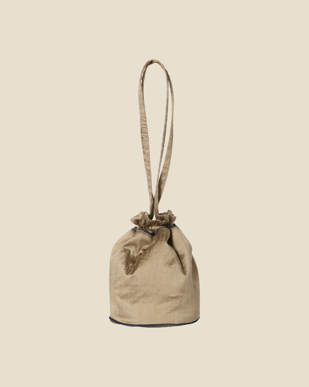 Amanda Silk Almond