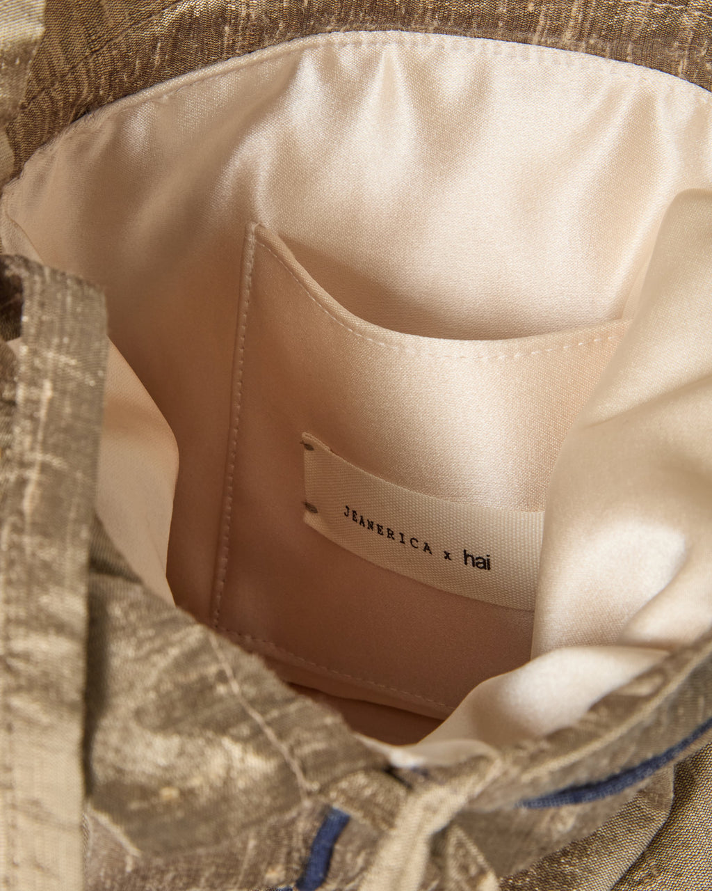 Amanda Silk Almond